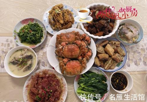 回娘家吃饭,老妈做了8道妈妈菜晒圈火了,网友:亲妈果然不一样