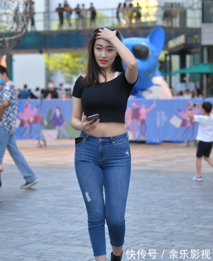 姐姐 微胖姐姐的时尚修身裤,轻松隐藏“小肉肉”,大方展现气质美!