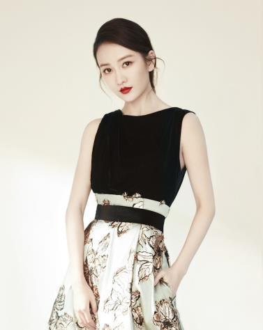 “人间水蜜桃”卸妆变大妈, 当红女艺人化妆堪比“整容”, 厉害!