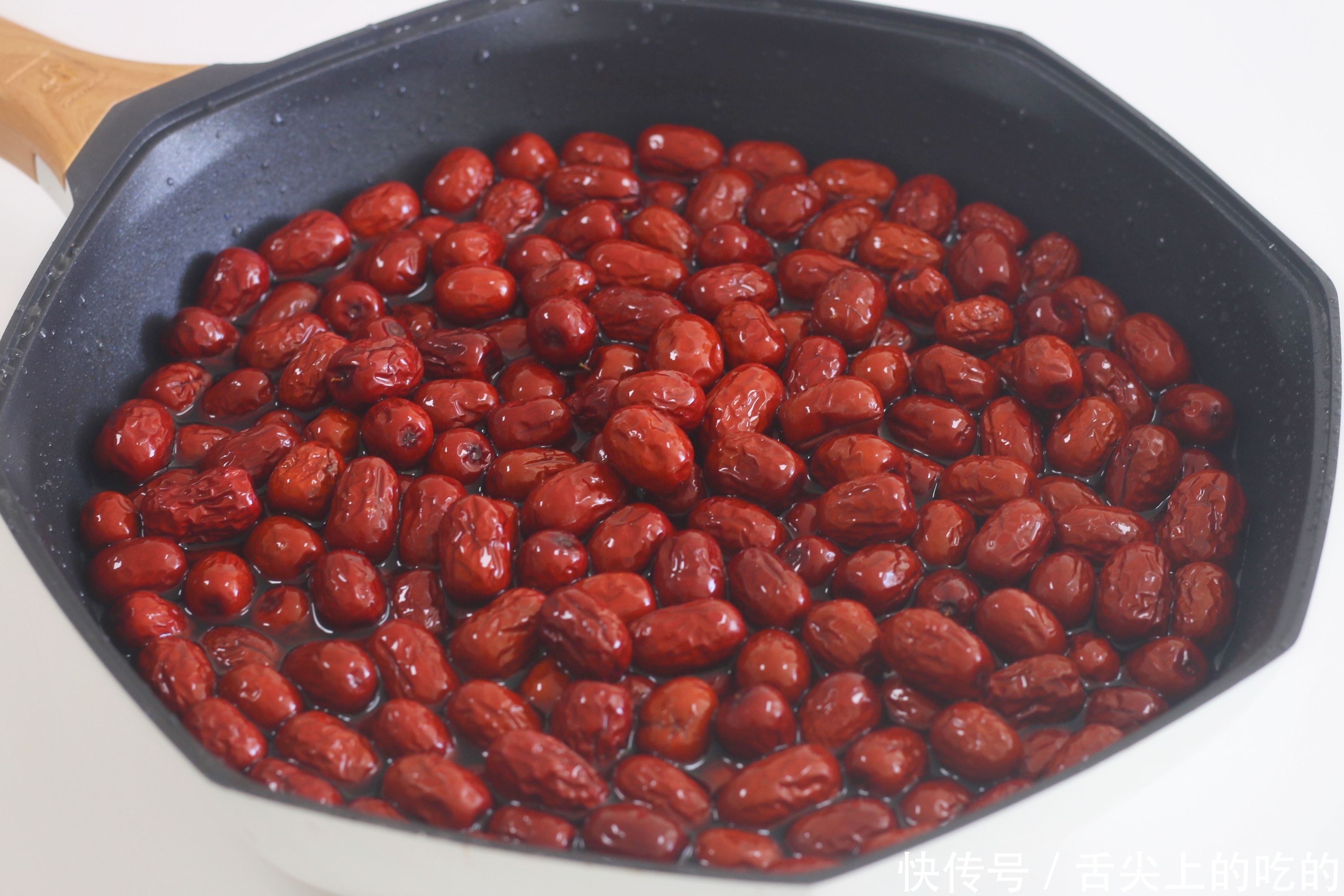 过年年糕不用买,自己在家几步就能做出来,成本低又好吃