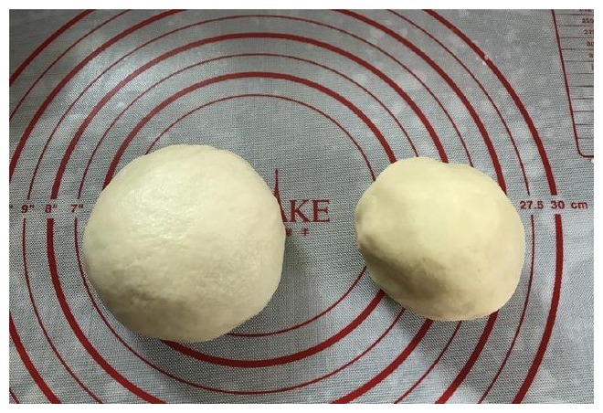 这饼酥得直掉渣,咬一口还爆浆,学会了,再也不用去排队买了