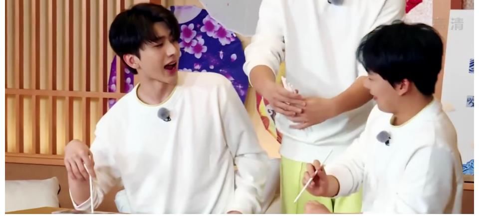 奔跑吧9|《奔跑吧9》嘉宾再引争议，玩游戏耍赖不尊重人，录节目玩手机令人不满