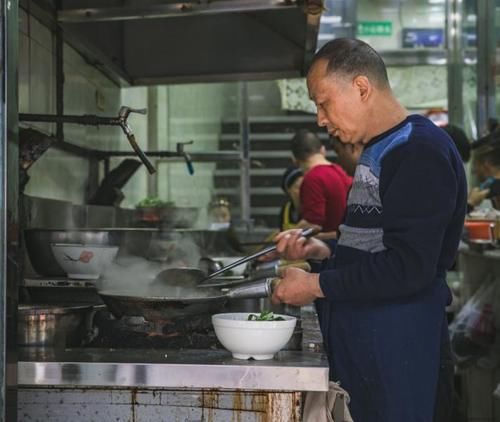 地道西安风味，经典传承羊肉泡馍，吃法还非常讲究！