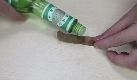 创口贴|晚上在门上贴1个创口贴，到底有什么神奇妙用？结果人人都贴了！