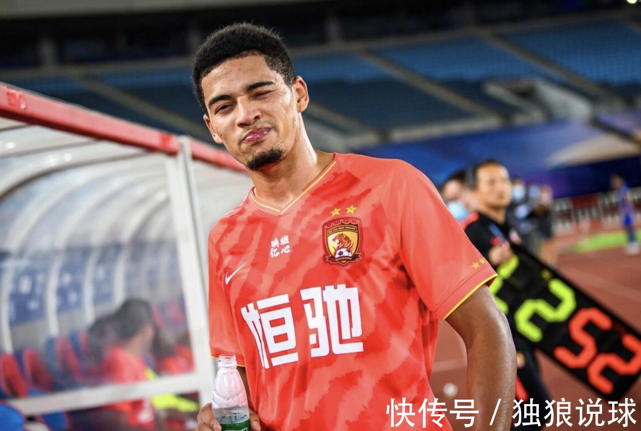 中国国足|国足阵容即将确定?李霄鹏广州选2大将,李铁信赖之人回归?