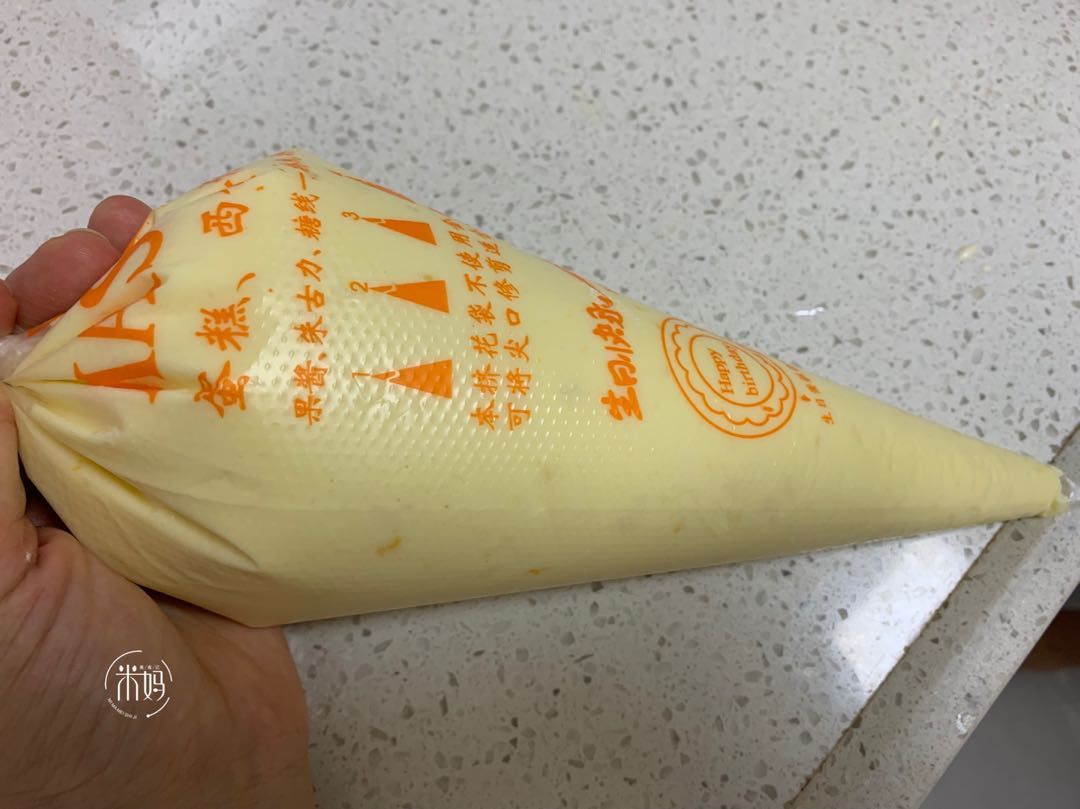 黄油|柠檬别再泡水喝了，用来做蛋糕，清新柔软又细腻，比戚风蛋糕好吃