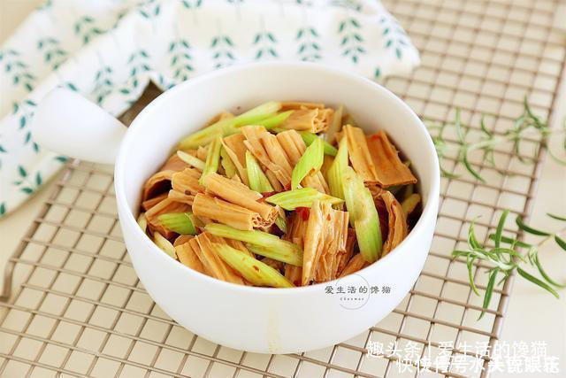 婆婆100元买的菜,做成4菜1汤,家人吃得津津有味,网友够本了