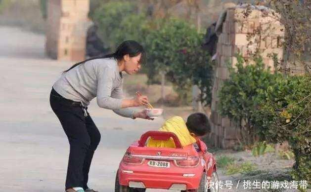 餐具|宝宝不好好吃饭,那是因为父母没有用对方法,以下4点必须要了解