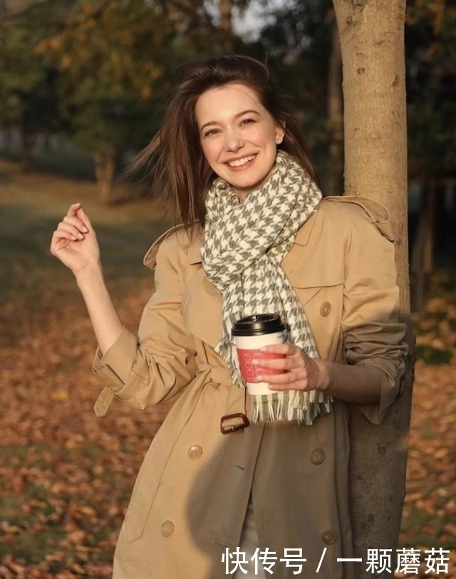 穿搭|驼色才是秋冬高级色,优雅质感还大气,俄罗斯博主秋装示范太美了