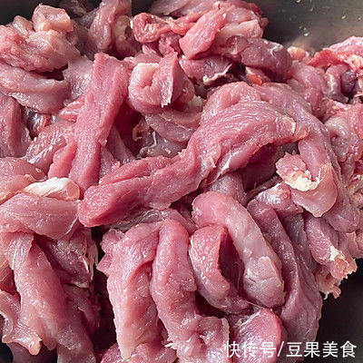 炸酥肉|小年夜—炸酥肉一上桌，老人宝宝全都笑