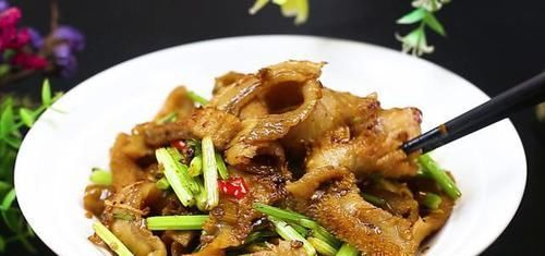 饭店的酸辣牛肚那么好吃,原来大厨都是这样炒的,先收藏了