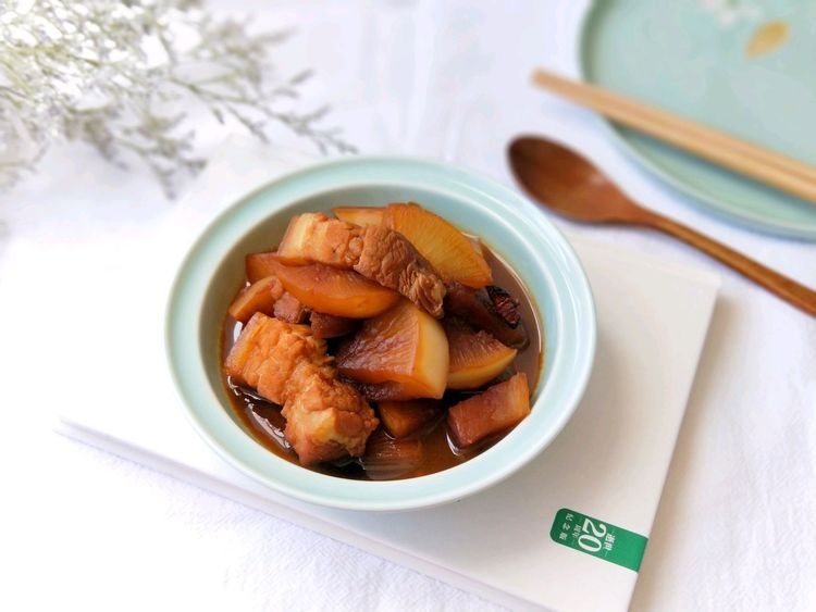 冬天多吃白萝卜，和肉一起炖，鲜美可口不油腻，家人都爱吃
