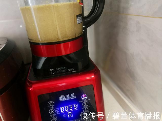 豆子|做豆浆,最忌豆子泡涨后直接打,多做1步,豆浆细腻丝滑,更香浓