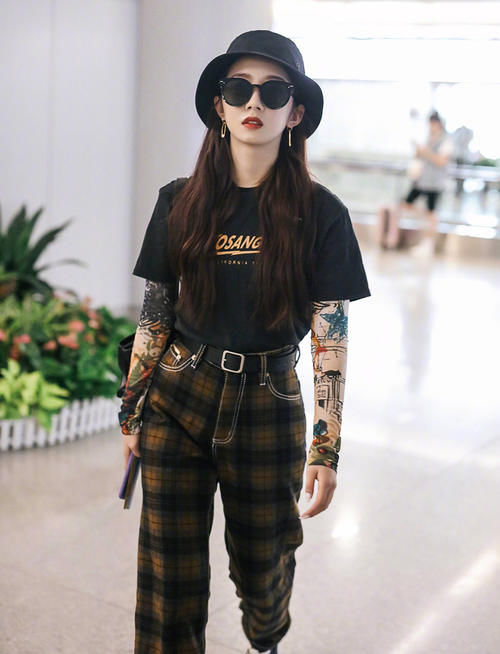 炎炎夏日，硬核防晒穿搭必须安排上！只需3招助你颜值防晒两不误