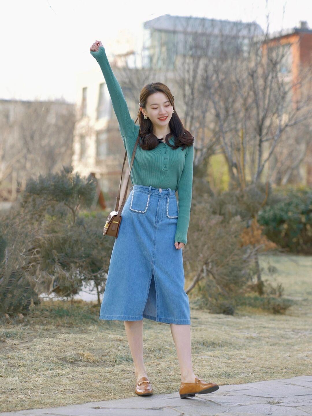 博主|气质是由内而外散发的,会穿“毛衣”很重要,美的像小姑娘