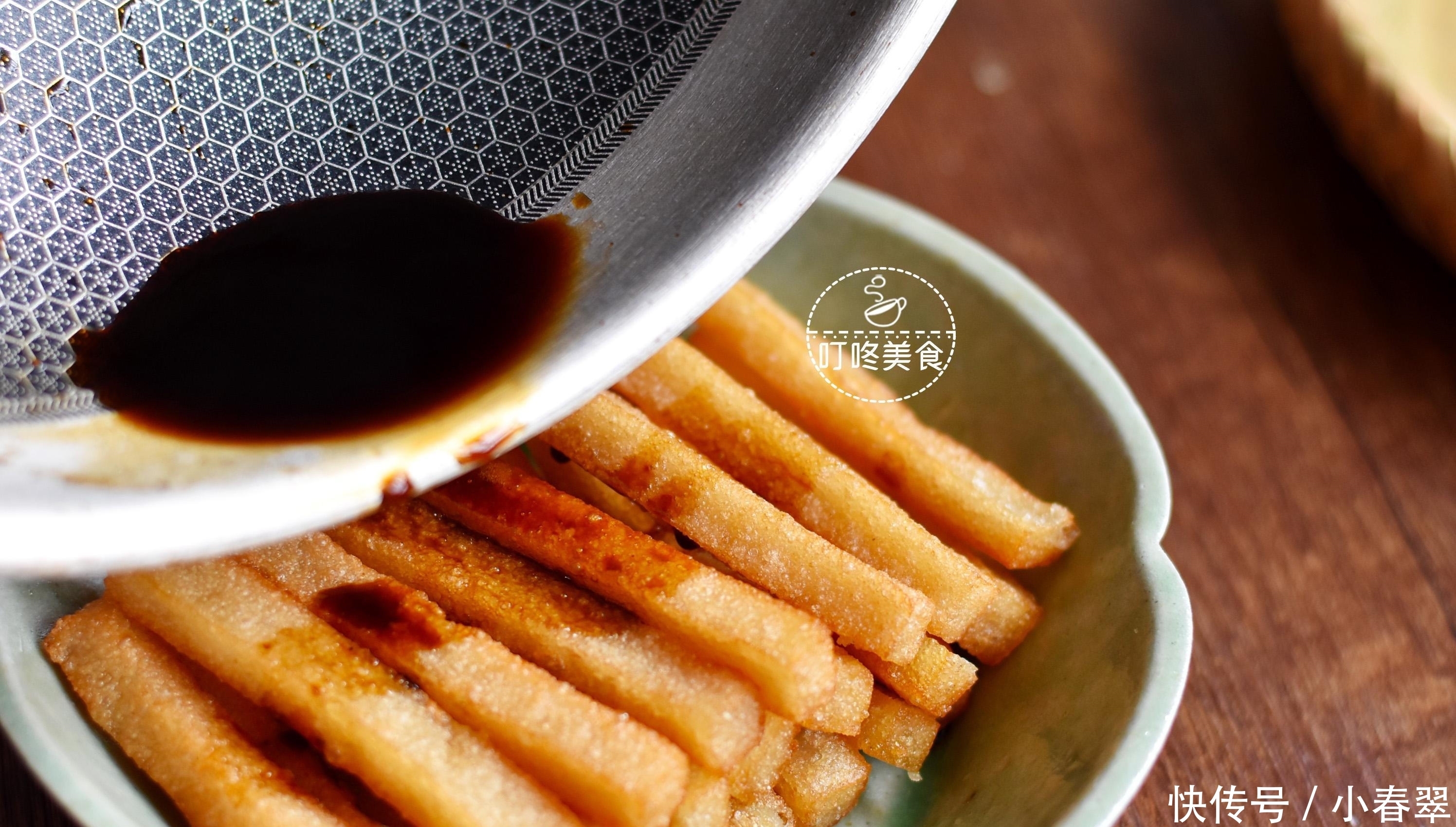 年糕别再炒着吃了,2分钟教你做红糖年糕,香软酥脆,全家抢着吃