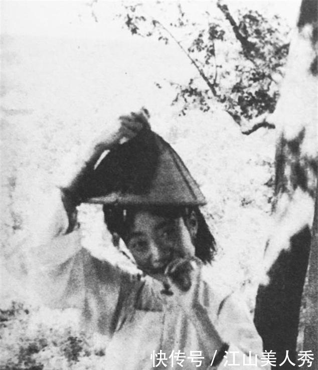 俏皮|“末代皇后”婉容照片,图3鼓捣相机,图4扮“太监”尽显俏皮