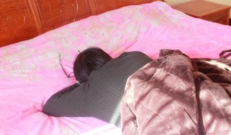 总是凌晨3、4点醒来,却难以再入睡?多半与几种身体问题有关