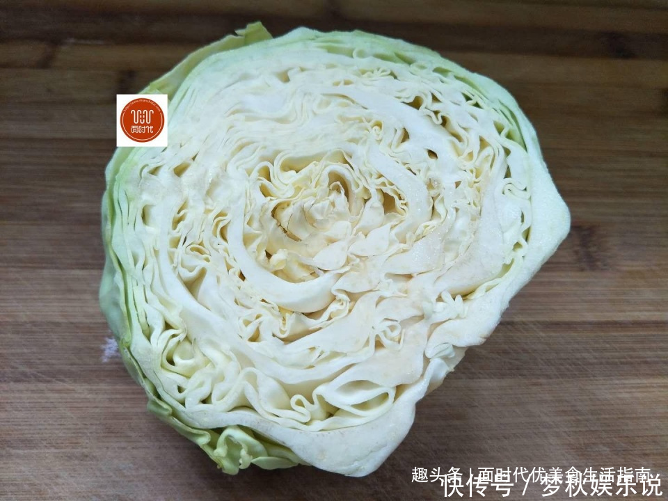 包菜|包菜和它一起炒吃着比肉香还开胃,常年都吃不腻,真香!