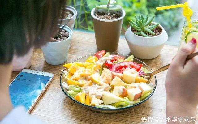 益生菌|便秘怕2种水，你若爱喝，冲走堆积大便，腹痛腹胀远离你