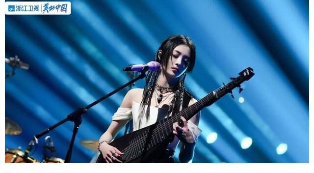 张楚的“天真”让华少很尴尬，《闪光的乐队》赛制被打脸