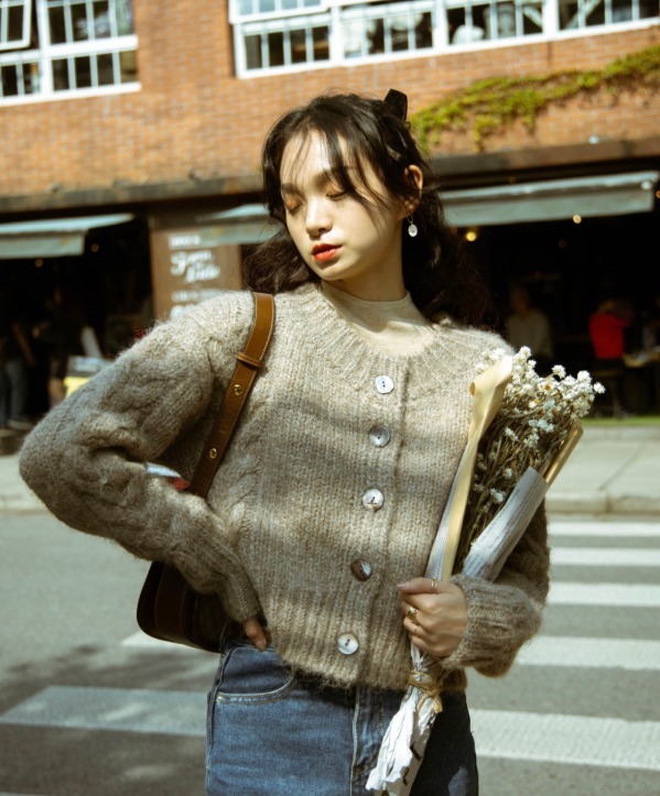 博主|入冬怎么穿又暖又美?试一试“毛衣”穿搭,提升气质又温柔优雅!