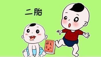 骑士|心碎现场!弟弟校门口骑士跪迎姐姐却被忽略,家长:姐姐太害羞