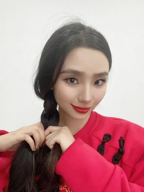 liy过年别再披头散发了!这些“ 大肠发圈 ”好看爆棚