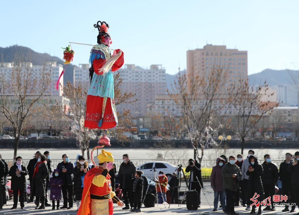 宽城！排练非遗背杆迎新春