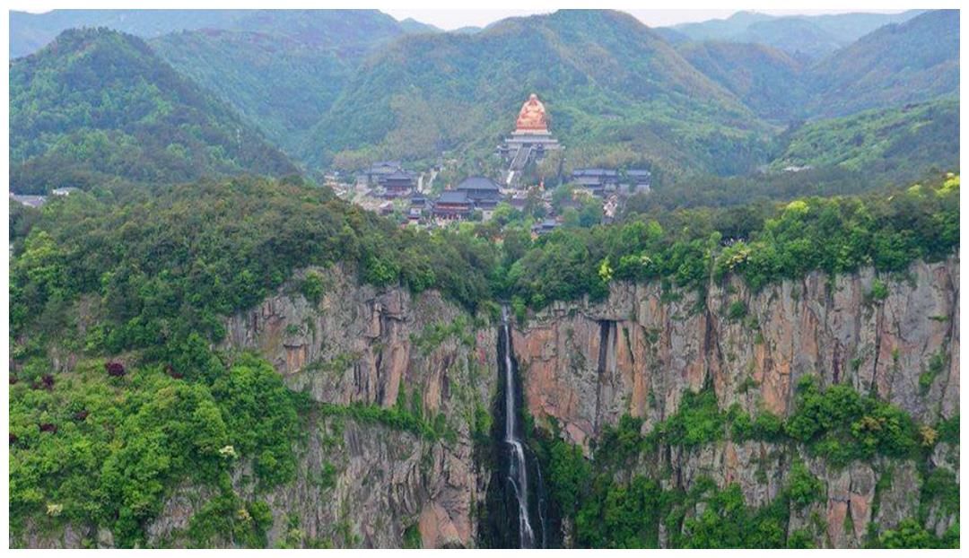 宁波一村子美出新境界，紧挨着5A景点，避世而居鲜为人知