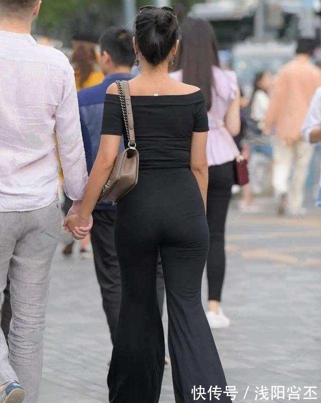 打底裤 精致的印花打底裤穿搭,展现出靓丽自信的气质,舒适清爽!