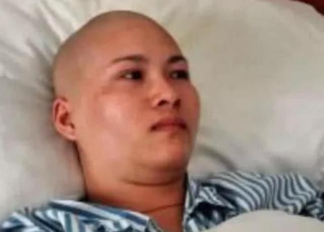 小心|你还“散头发”睡觉90%女生搞错了,小心变成“秃头女孩”