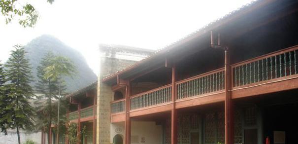 厌恶|正妻和婢女出身的二姨太情如姐妹,却厌恶女学生出身的三姨太