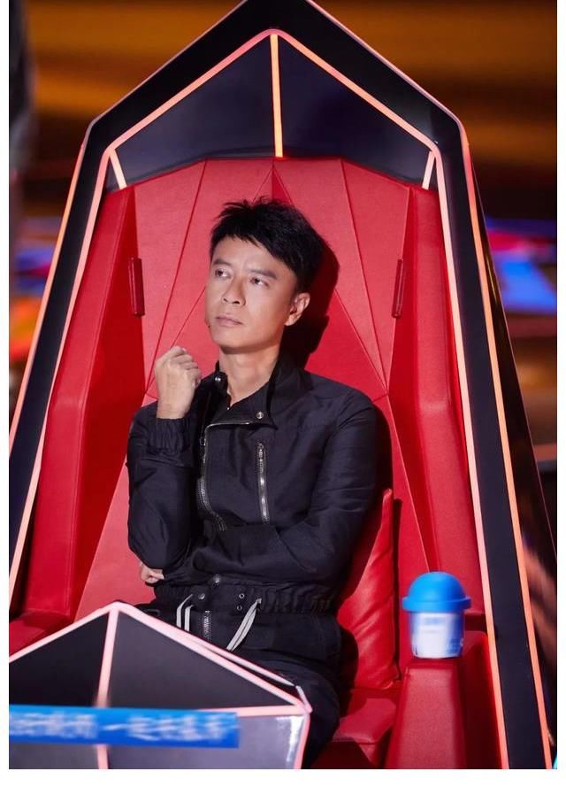 收官之战|《2021中国好声音》盲选收官之战打响 曾溯恕化身“女战士”再迎PK