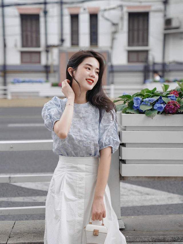 文艺|法式浪漫文艺风,针织开衫搭配半身裙高级优雅,温柔又气质