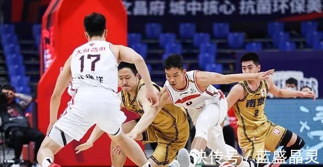 阵容|杜峰打磨新阵容,王博锻炼新人,林书豪恐被弃用,马布里迎危机!