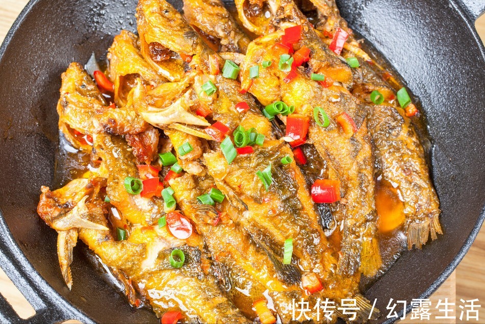 黄鱼|炸小黄鱼，别只会加面粉，多放这2样，出锅又酥又脆，凉了也不硬
