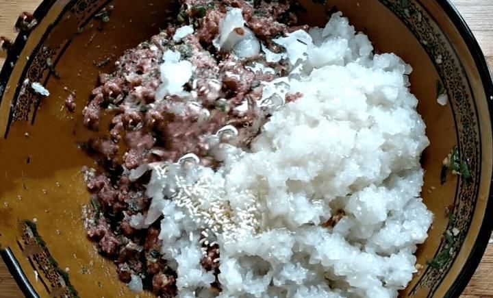 天冷了,少吃饺子馅饼多吃它,皮薄大馅又多汁,深秋吃身体棒