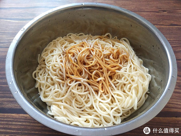 搅拌均匀|夏天面条就该这么吃,清凉爽口,全家人都爱吃,比吃凉皮还过瘾呢