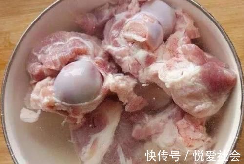 骨头|熬骨头汤怎么做才汤白?注意用对“水”!做不对汤不白,还腥味大