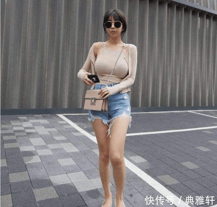 吊带|街拍: 吊带搭配热裤, 凸显女性丰韵气质