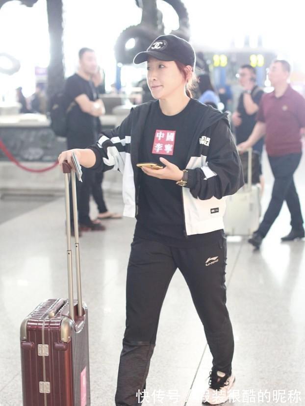 面料|没得金牌的刘诗雯脱下队服也可爱,休闲造型太舒适,低马尾显元气