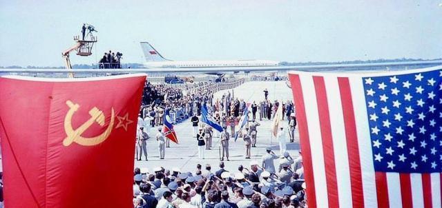 苏联|美苏对峙时期,这个人开飞机到苏联领空,苏联还不敢打!