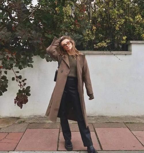 今年火了一种大衣，叫“过膝不过踝”，时髦保暖，小个子也爱了