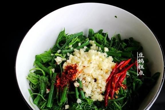 鲜嫩|热天，遇到此菜我必买，简单一拌，鲜嫩营养，很多人却不知道