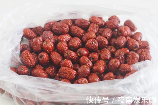 香甜|东北粘豆包的懒人做法，晶莹剔透，软糯香甜，刚出锅就吃了仨