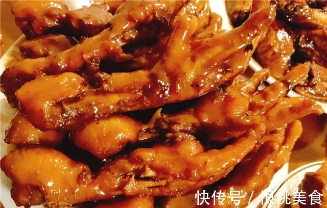 聚餐|闺蜜一起聚餐,几个人合力下厨做了一桌菜,比在外面吃更有滋味!