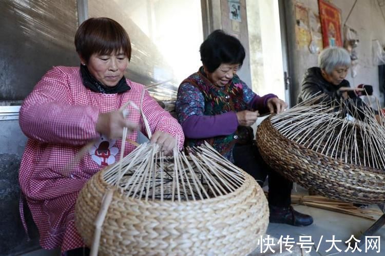 淘宝村|组图｜备战冲刺，“双十一”忙碌的“淘宝村”