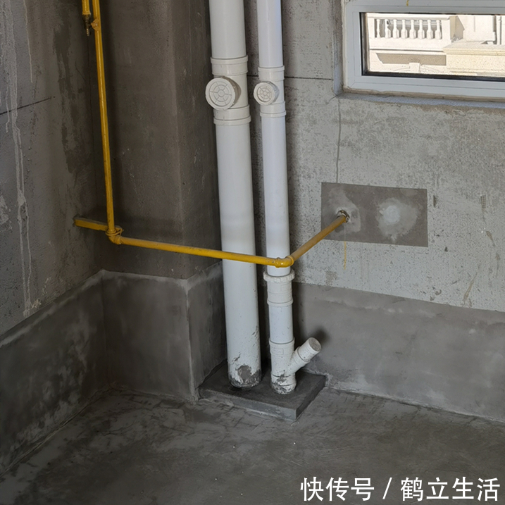 洗菜盆| 厨房下水管高度一定要尽可能的低,这样洗菜盆能随便放