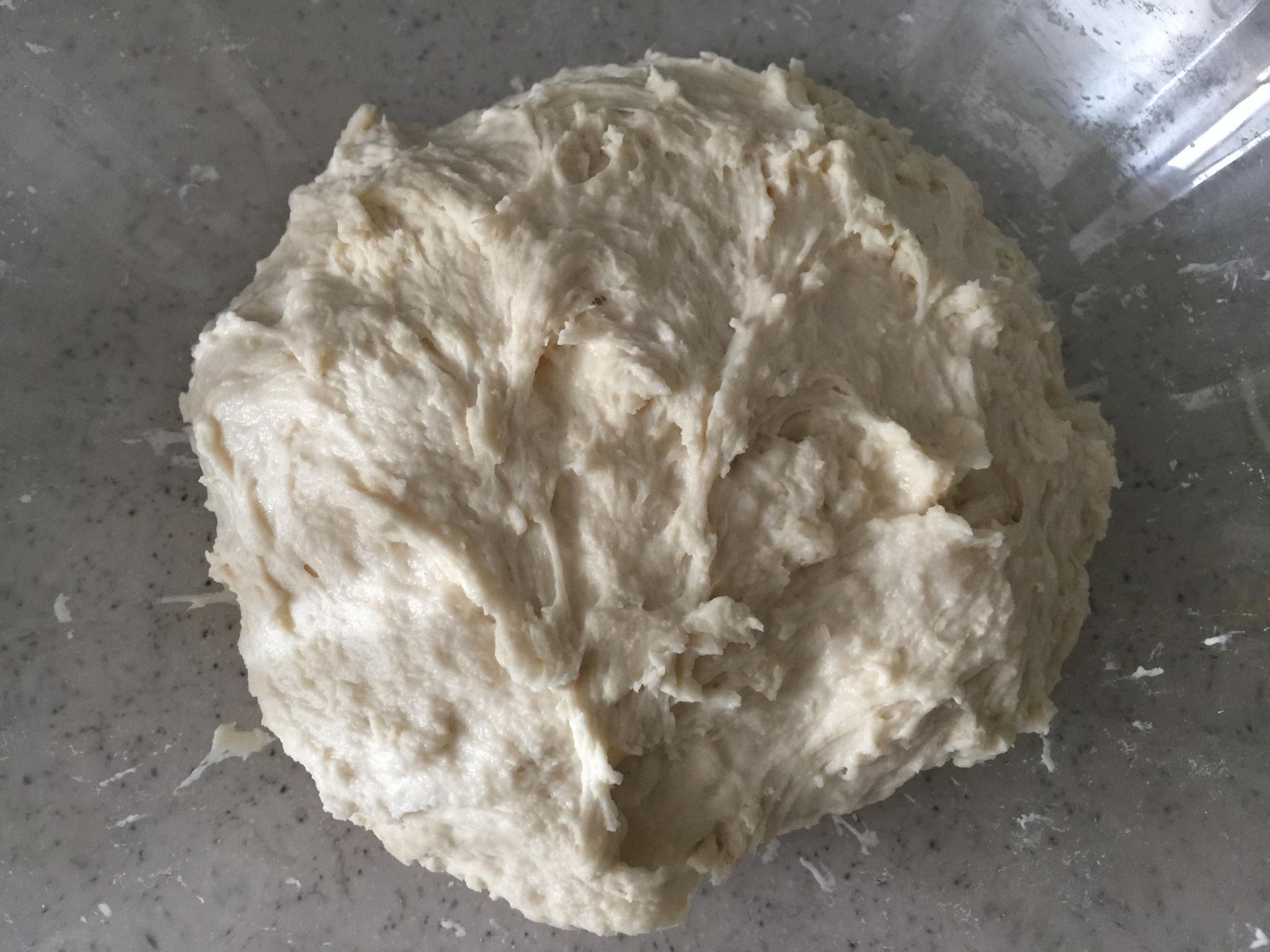 在家烙馅饼,总是没有外面买的皮柔软,其实技巧都在和面上